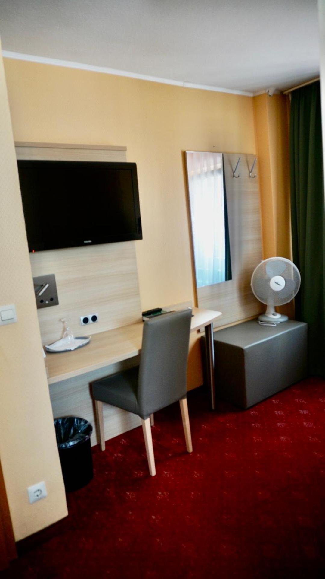 Hotel Hafner - Self Check-In Stuttgart Eksteriør billede