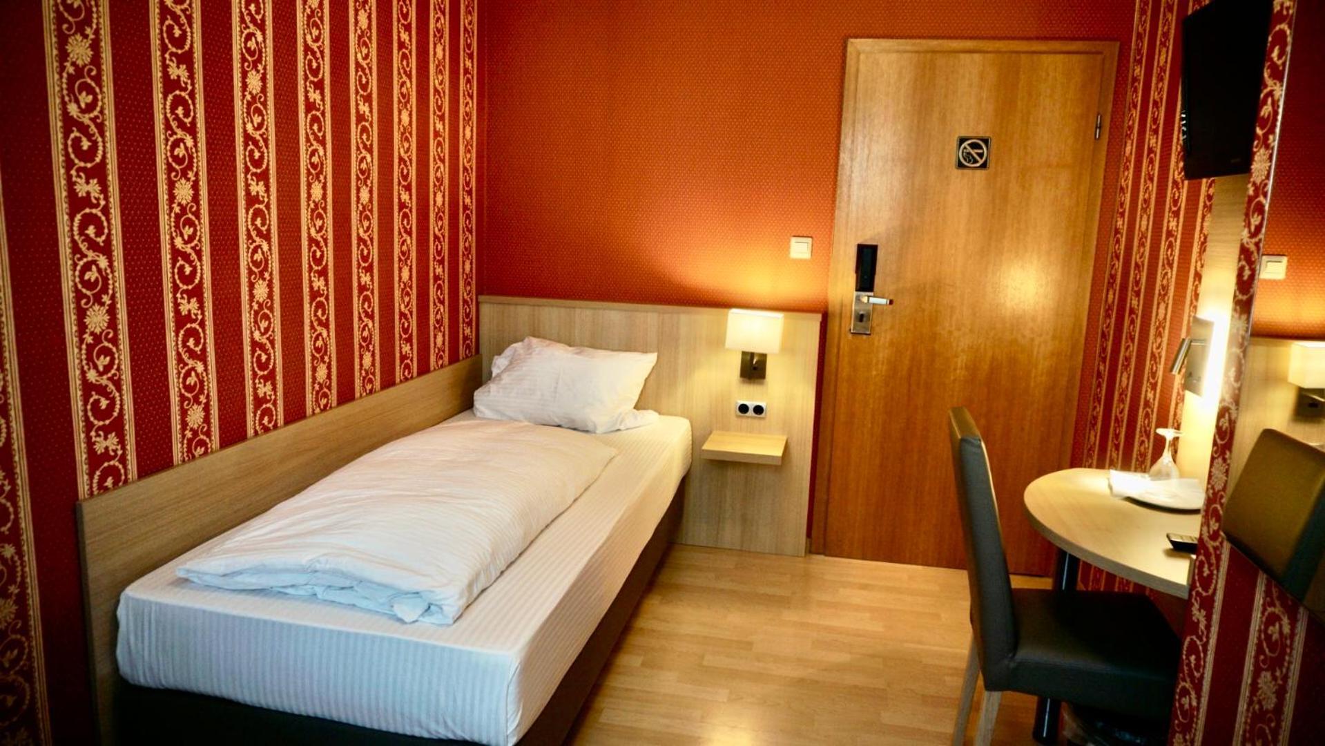 Hotel Hafner - Self Check-In Stuttgart Eksteriør billede